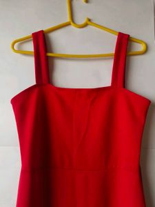 Hot Red bodycon Trendy thigh cutout dress! 🎀💯