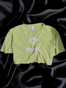 🇹🇷 [Made In Turkey] H&amp;M Boxy Fitted Crop Top