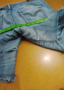 One Single Piece Of Levis denim frayed shorts