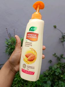 Horny And Almonds Moisturizer 🔥✨