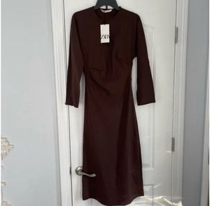 Zara Classic Dress Like New No Tag