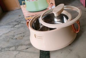 Sanjeev kapoor Flora Gold Casserole 1650ml