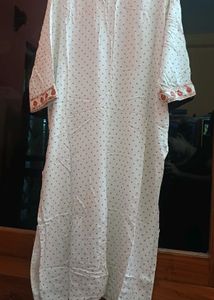 Elegant White Embroidered Kurta
