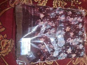 Elegant Dolla  zari work print Fancy Saree With B