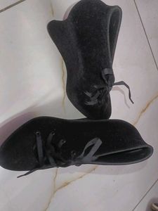 MELISSA 💖💝Black Wedge Heel Booties