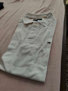 Tommy Hilfiger White T-shirt Like New