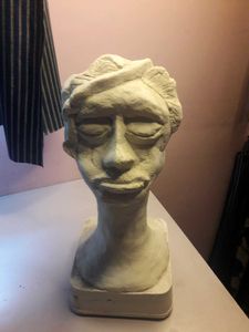 White Show Pieace Madusa Sculpture