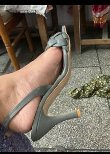 Get Combo Of 2 Branded Heels