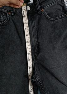 H&amp;M High Waist Straight Leg Denim👖