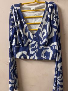 Stylish Blue &amp; White Print Top
