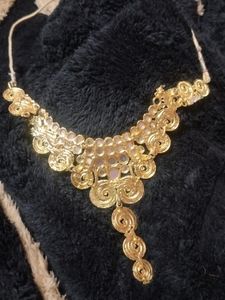Golden Necklace 🎈