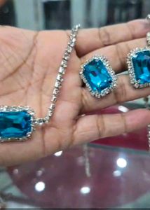 Koriyan Combo Set Necklace Bracelet Earrings