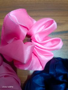 10 Hair Scrunchies