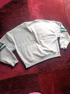 Graphic Cropped Sweatshirt