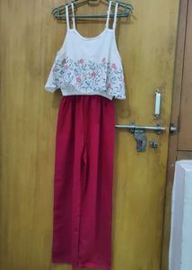 Floral cute red and white jumpsuit ♥️