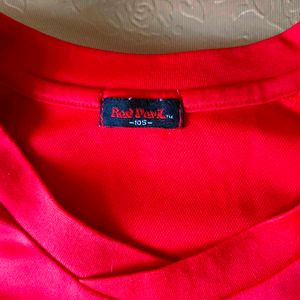 🛍️ Red &#39;The Shouts&#39; T-Shirt ⭐⭐⭐⭐⭐