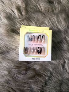 Nails Press On/Temporary