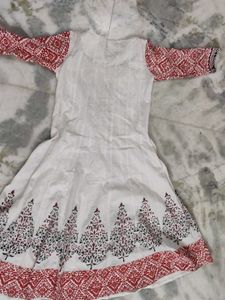 Elegant White &amp; Red Printed Kurta