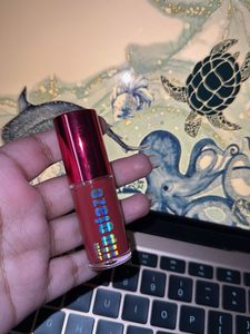 Nykaa Lip Glaze oil in Raspberry Ganache