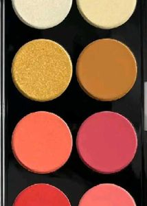 ME- ON Spotlight pro blush pallet