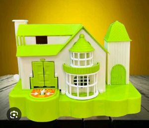Toy House - Great Condition! (220 Final Price Case