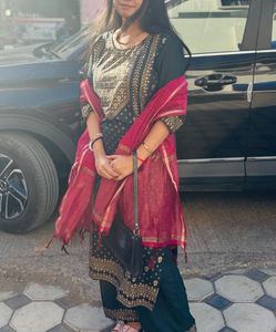 Elegant Green Embroidered Kurta Set