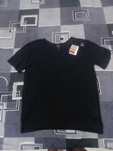 Reebok Black T-shirt