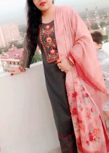 Elegant Embroidered Kurti with Dupatta