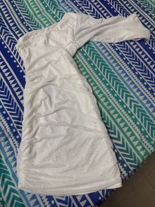 Chic White One-Shoulder Dress