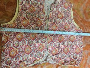 Set Of 2 Embroidered Sleeveless Jacket