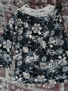 Floral Embroidered Sweatshirt