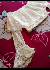 Beautiful White Crop Top🤍🐻‍❄️