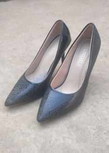 Pencil Heels 🖤