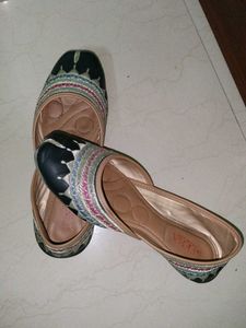 Black Fancy Punjabi Jutti