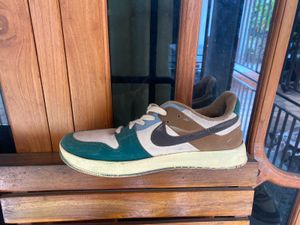Nike Low Top Sneakers