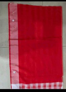 Red &amp; White Checkered Saree(2 Blouse Pieces)
