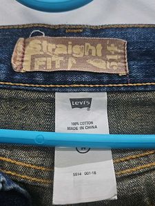 LEVIS STRAIGHT FIT JEANS