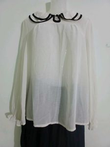 Cute beige top with collar