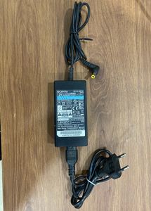 Sony AC Adapter 12 Volt 2.5 amp