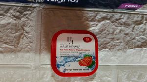 Combo Of  Stayfree Xxl.pads Nd Nail Remover Wipes
