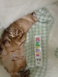 Cute Girl&#39;s Checkered Jacket