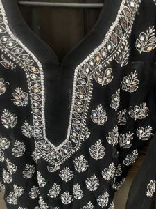 Elegant Black Embroidered Kurta