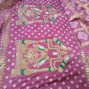 🩷 Zari Bandej Silk Saree