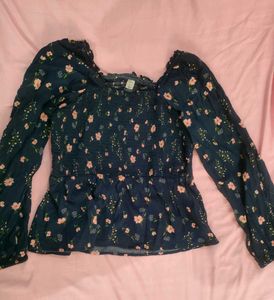 Stylish old Navy Floral top