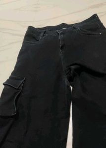 Trendy Black Wide-Leg Cargo Pants