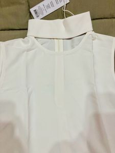 Forever New Rylee CutNWTOut Neck