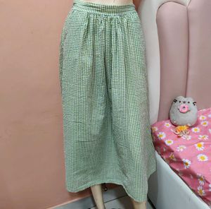 💚 Gingham Midi Skirt! 💚