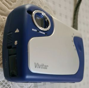 Vivitar Vivicam 10 Camera