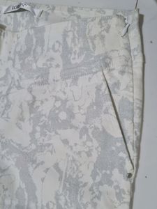 White &amp; Grey Shaded Slim-fit Jeans