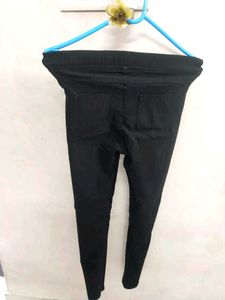edgy black ripped jeans with comfort&amp; style!!!